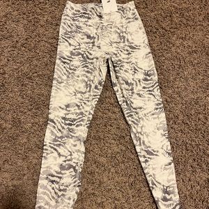 fabletics leggings. small. never worn. tags